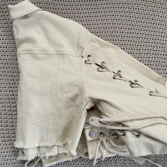 NWOT FASHION NOVA Can't Keep Up Denim Jacket - XL - Picture 10 of 10